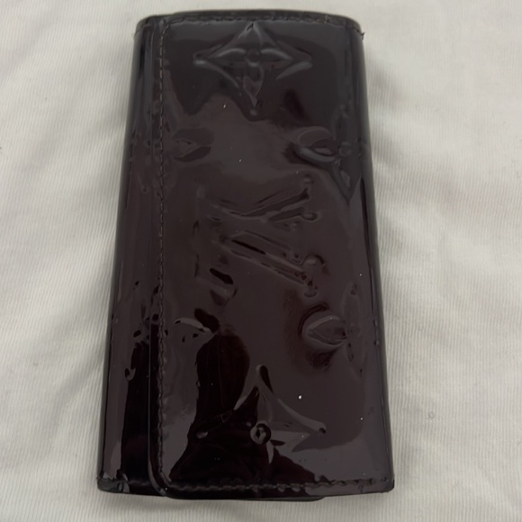 Authentic Louis Vuitton Vernis Four Ring Key Holder In Box - Picture 4 of 12